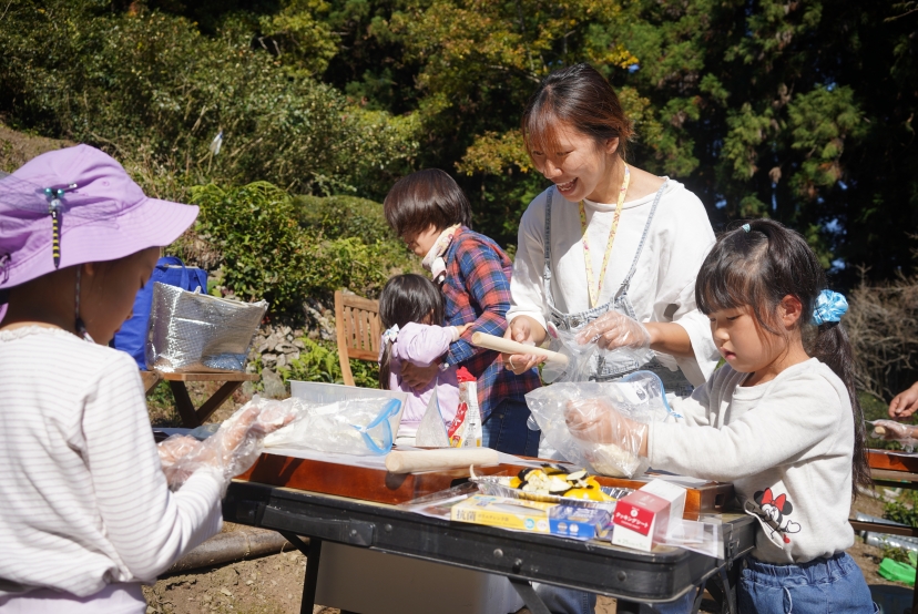 森の秘密基地　いもほり