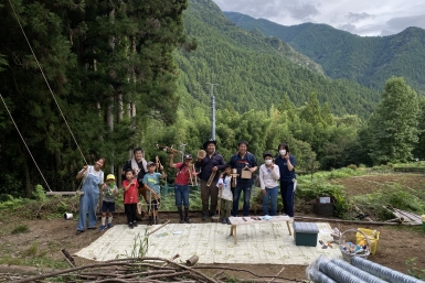 森の秘密基地　いもほり